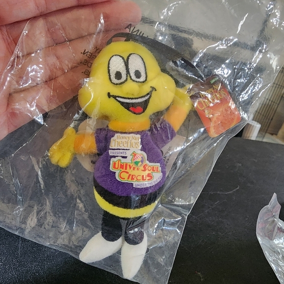 General Mills Other - 1999 General Mills Cheerios Bee 6” Plush Honey Nut Cereal